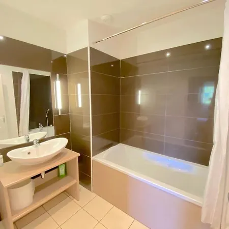 Appartement T3 Avec Vue Sur Les Montagnes - Piscine - Sauna *